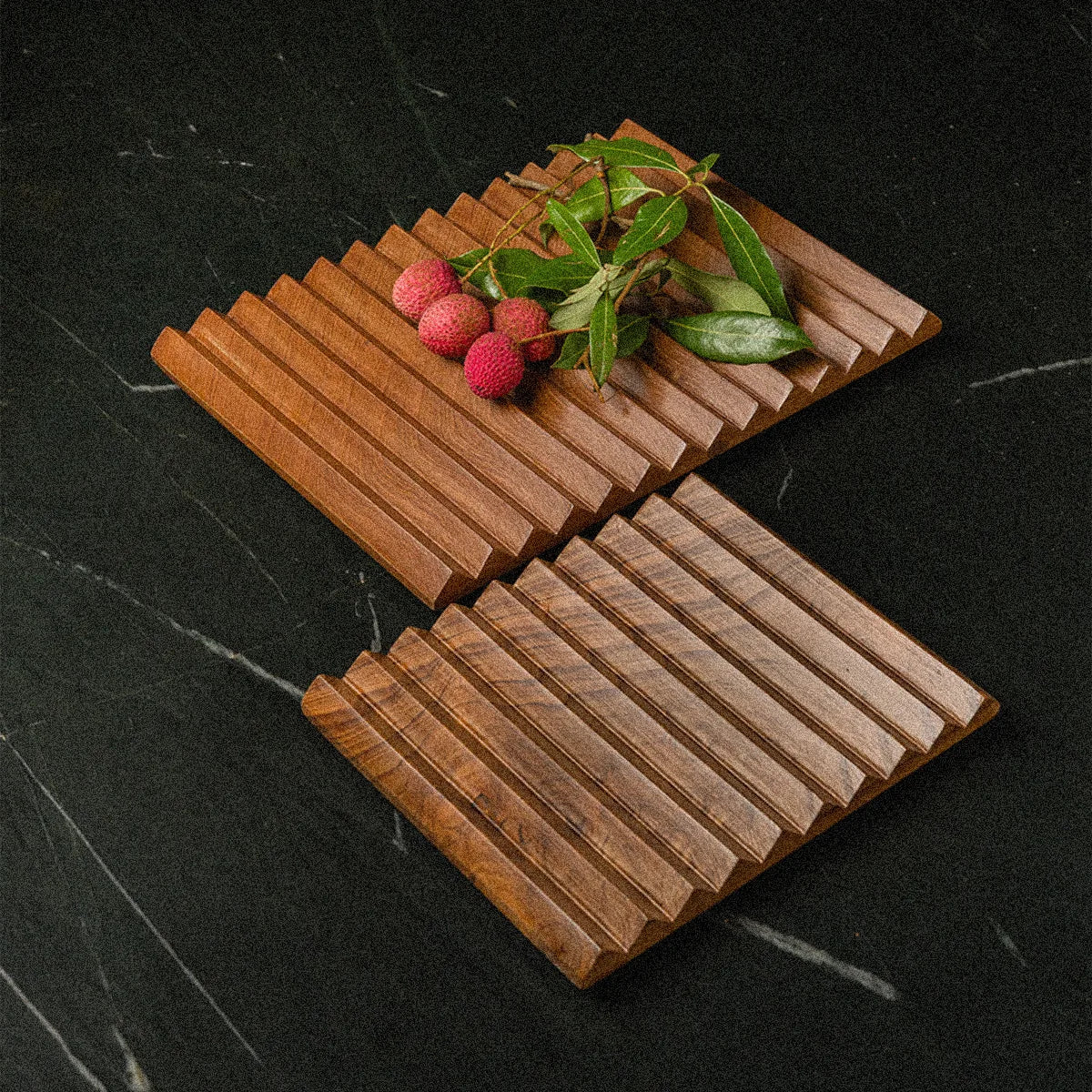 Crinkle Platter (Large) - Teakwood homeware by Tectona Living (image 3)