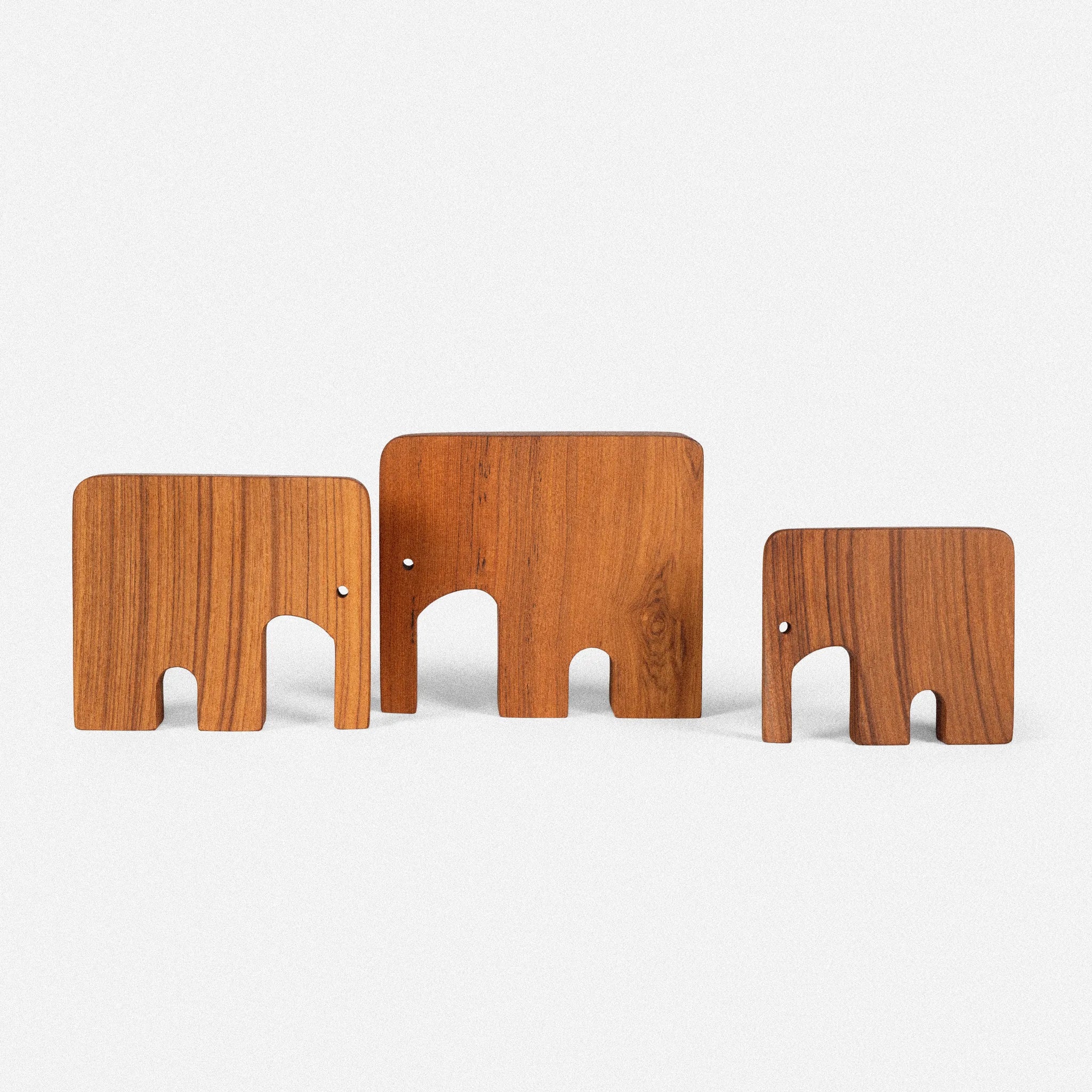 Herd Teak Elephant Trio - Teakwood homeware by Tectona Living (image 2)